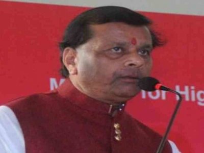 बजरंग दल के पूर्व राष्ट्रीय अध्यक्ष एवं भाजपा सरकार में मंत्री रहे जयभान सिंह पवैया का ट्रेन से बैग चोरी