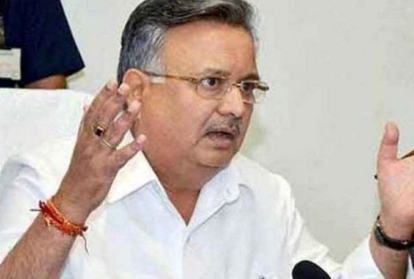 छत्तीसगढ़ विधानसभा चुनाव 2018: मुख्यमंत्री रमन सिंह के मतदान केंद्र का भी ईवीएम खराब