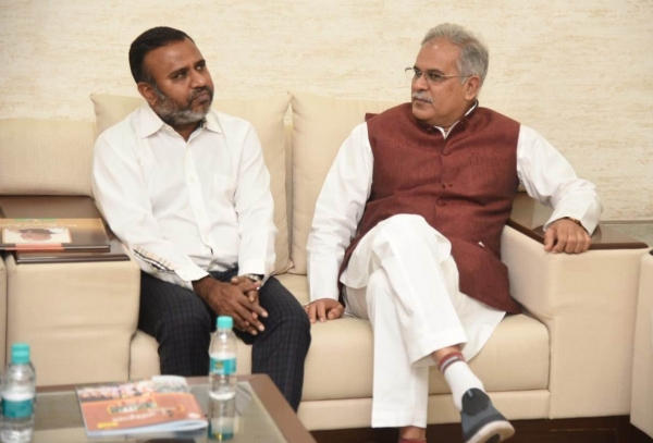 अपहरणकर्ताओं के चंगुल से सकुशल वापस लौटे श्री प्रवीण सोमानी ने मुख्यमंत्री श्री बघेल से की मुलाकात