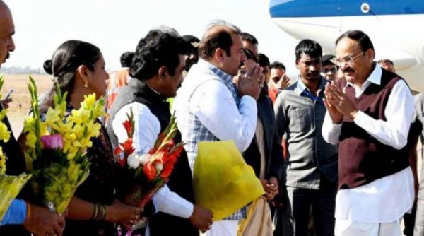 मंडला पहुंचे उपराष्ट्रपति एम वेंकैया नायडू, आदिवासी महोत्सव का करेंगे शुभारंभ