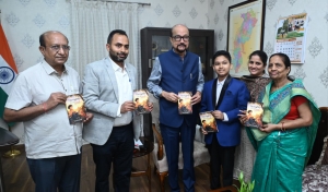 राज्यपाल  डेका ने 12 वर्षीय छात्र मास्टर दिव्यांश की पुस्तक &lsquo;थॉट्स अबाउट गॉड&lsquo; का किया विमोचन