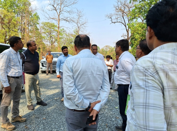 सड़क-पुल निर्माण में लापरवाही बर्दाश्त नहीं, नरहरपुर कॉलेज भवन के ठेकेदार को नोटिस जारी करने के निर्देश