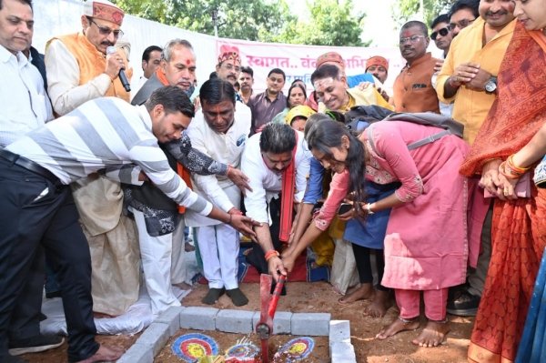 उपमुख्यमंत्री  शर्मा ने 4.41 करोड़ रूपये की लागत के 250 सीटर नालंदा लाइब्रेरी का किया भूमिपूजन