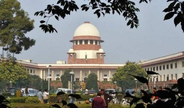 प्रतिबंध लगाने के सभी आदेशों की एक हफ्ते में समीक्षा करे जम्मू कश्मीर प्रशासन: SC