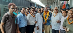 चार धाम की यात्रा कर लौटे भक्तों का भव्य स्वागत