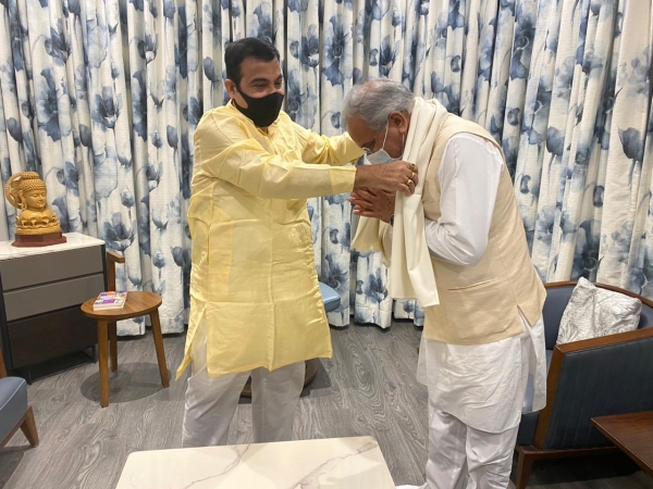 मुख्यमंत्री बघेल ने केन्द्रीय सड़क परिवहन मंत्री से की मुलाकात: छत्तीसगढ़ में 3 नये राष्ट्रीय राजमार्ग घोषित करने का किया आग्रह