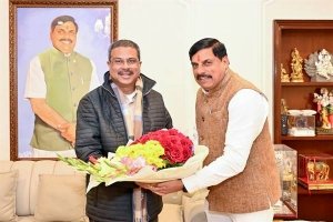 मुख्यमंत्री डॉ. यादव से केंद्रीय मंत्री प्रधान ने भेंट की