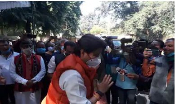 ज्योतिरादित्य सिंधिया ने डाला वोट, कहा- आज का दिन एमपी के लिए अहम