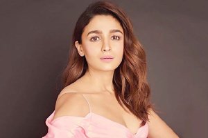 आलिया भट्ट की प्रेग्नेंसी के बारे में जानकर करण जौहर के छलके थे आंसू