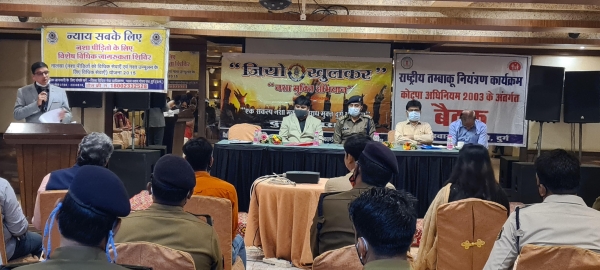 सार्वजनिक जगहों पर धूम्रपान करने वाला मनुष्य अपना ही नहीं अपितु पर्यावरण को भी नुकसान पहुँचता है- राजेश श्रीवास्तव