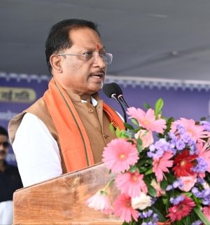 मुख्यमंत्री श्री साय ने छत्तीसगढ़ की प्रथम महिला सांसद और समाज सेविका मिनीमाता की पुण्यतिथि पर किया नमन