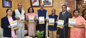 राज्यपाल  डेका को लोक सेवा आयोग की अध्यक्ष सुश्री शांडिल्य ने वार्षिक प्रतिवेदन सौंपा