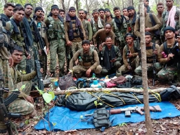 जिला पुलिस बल और नक्सलियों के बीच पांच घंटे चली मुठभेड़ में नक्सली महिला कमांडर ढेर