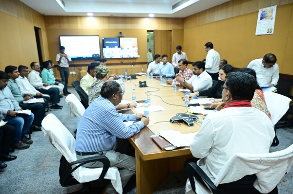 उप मुख्यमंत्री  विजय शर्मा ने पुनर्वास एवं नक्सल प्रभावित परिवारों के लिए संचालित योजनाओं की समीक्षा की
