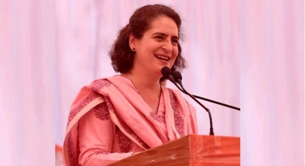 यूपीएससी परीक्षा गड़बड़ी को लेकर प्रियंका गांधी का केंद्र पर तंज
