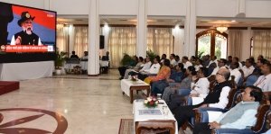 राजभवन में &#039;वंदे मातरम्&#039; के 150 वर्ष पर सामूहिक गायन