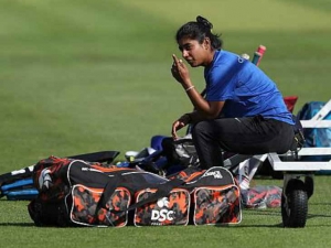 मिताली को बाहर बैठाने पर उनकी मैनेजर ने हरमनप्रीत को झूठी और चालाक बताया