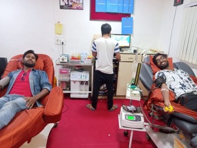 रक्तदान कर भीम आर्मी ने बचाई युवक की जान