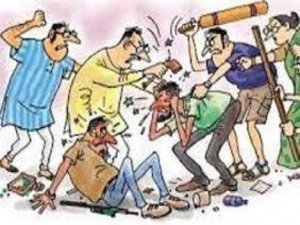 कुत्ते के कारण दो पक्षों में जमकर चले लाठी-डंडे, तीन महिलाओं सहित छह घायल