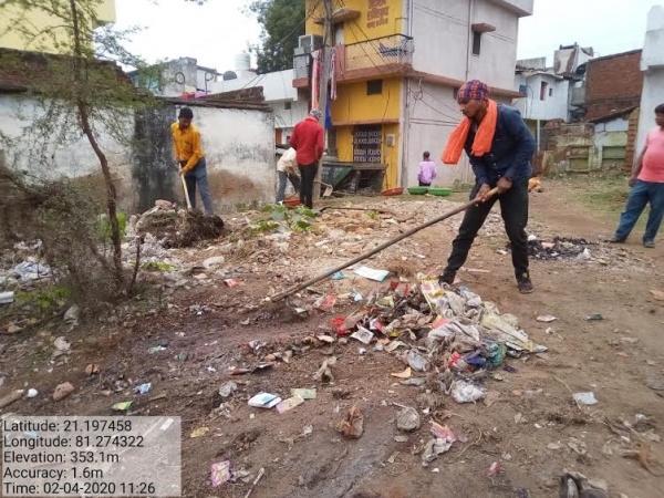 कचरा पाइंट बनाये जाने पर सुपरवाईजर, दरोगा का काटा गया एक दिन का वेतन