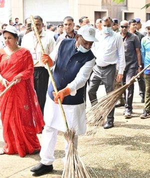 मुख्यमंत्री विष्णु देव साय नगरीय प्रशासन विभाग के स्वच्छता, आवास और लोक कल्याण उत्सव में हुए शामिल