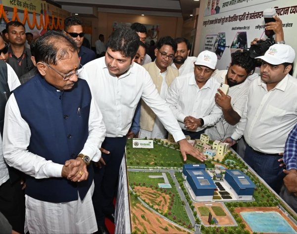 मुख्यमंत्री श्री विष्णु देव साय नगरीय प्रशासन विभाग के स्वच्छता, आवास और लोक कल्याण उत्सव में हुए शामिल