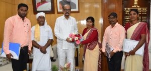 राज्यपाल  डेका ने तुलसी शिशु मंदिर कांकेर के विकास के लिए 2 लाख रूपए दिए