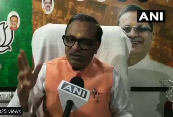 प्रदूषण पर भाजपा नेता का बयान, &#039;हो सकता है पाकिस्तान या चीन ने छोड़ी जहरीली गैस&#039;