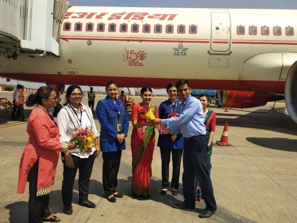 महिला दिवस पर रायपुर एयरपोर्ट की कमान महिलाओं के हाथ, दिया यह संदेश