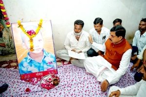 मुख्यमंत्री डॉ यादव तय कार्यक्रम रद्द कर पीड़ित परिवारों के दुख में सम्मिलित हुए