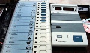 EVM पर सवाल न उठें इसके लिए चुनाव आयोग को बहुत कुछ करना होगा