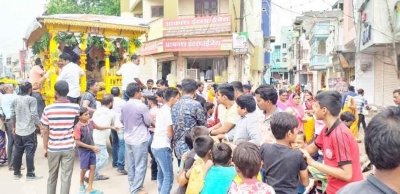 भगवान जगन्नाथ का रथ खिंचने श्रद्धालुओं में मची होड़