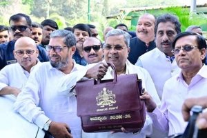 Karnataka Budget: कांग्रेस ने बताया अल्पसंख्यकों के लिए सौगात, BJP बोली- आधुनिक मुस्लिम लीग बजट पारित