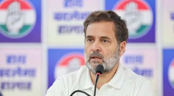 संविधान बचाओ रैली में राहुल गांधी का तीखा वार – ‘जनता का खून चूस रही है सरकार’