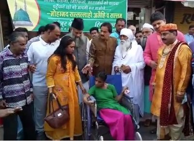 ईद मिलादुन्नबी पर जरूरतमंदों को दिए गर्म कपड़े, दिव्यांगों को व्हील चेयर