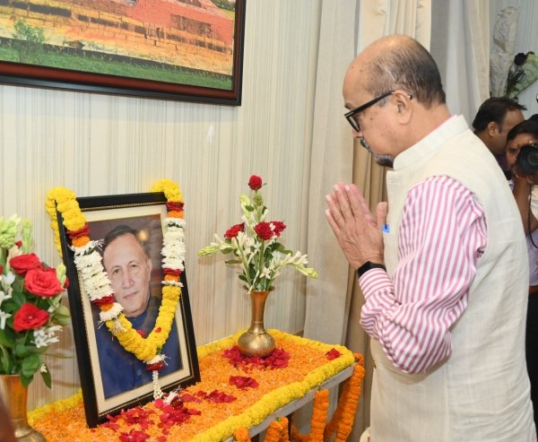 हमने सच्चे राष्ट्र सेवक, संवेदनशील प्रशासक और एक महान व्यक्ति को खो दिया है-रमेन डेका