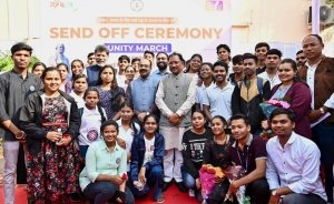 मुख्यमंत्री श्री विष्णुदेव साय ने यूनिटी मार्च के लिए राज्य के 68 युवाओं के दल को हरी झंडी दिखाकर किया रवाना