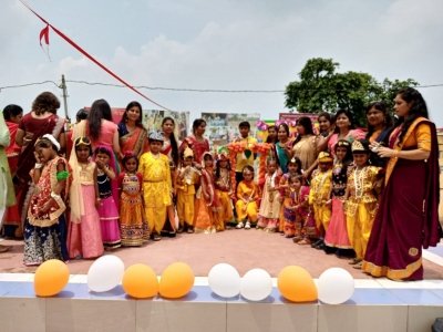 ब्रिलिएंट स्कूल में धूमधाम से मनाई गई जन्माष्टमी