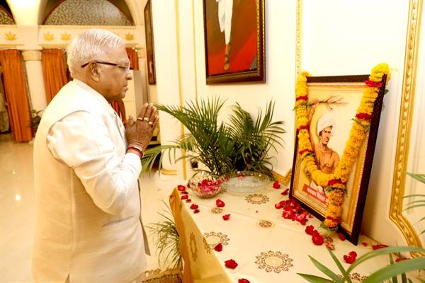 राज्यपाल श्री पटेल ने भगवान बिरसा मुंडा को दी श्रद्धांजलि