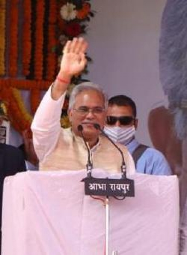 मुख्यमंत्री भूपेश बघेल ने की कई बड़ी घोषणाएं, नक्सल पीड़ित परिवारों के लिए शहीद महेन्द्र कर्मा के नाम से बनेगी आवासीय कालोनी