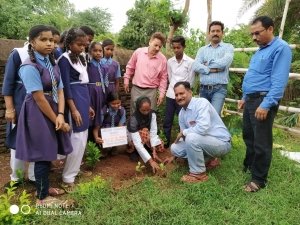 बस्तर / शिक्षकों के प्रति अपनी श्रद्धा का प्रमाण दिया इन छात्रों नें, अनोखी पहल