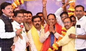 मुख्यमंत्री  साय ने जुनवानी नर्मदा धाम में की पंच कुंडीय रुद्र महायज्ञ की परिक्रमा