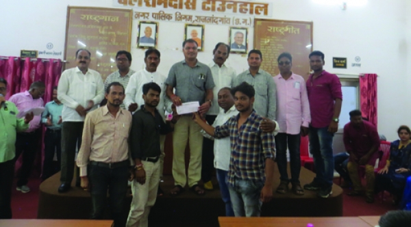 महापौर ने किया गणेश प्रतियोगिता का पुरस्कार वितरण