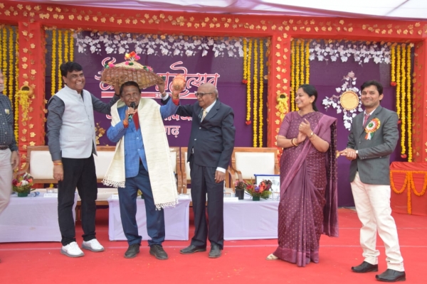 चैतन्य उत्सव व प्रतिभा सम्मान का हुआ भव्य आयोजन