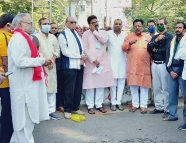 जिला शहर कांग्रेस कमेटी ने पंडित नेहरू की 132 वी जयंती मनाई