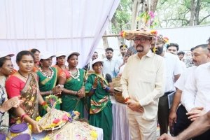 राज्यपाल  रमेन डेका ने लखपति दीदियों के हुनर को सराहा