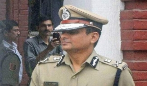 CBI मामले में पुलिस आयुक्त की मां बोलीं, मेरे बेटे को बनाया जा रहा सियासत का शिकार