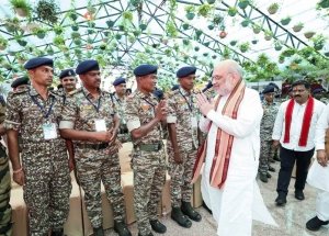 केंद्रीय गृह एवं सहकारिता मंत्री अमित शाह ने आज छत्तीसगढ़ के नवा रायपुर में सुरक्षा बलों के जवानों के साथ संवाद किया
