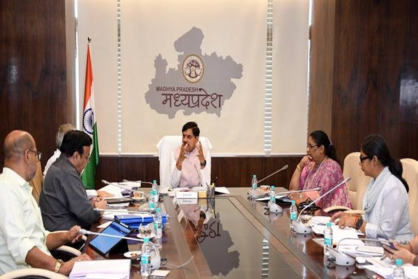 महिलाओं और बच्चों के कल्याण के लिए बेहतर कार्य करने वालों को प्रोत्साहन और लापरवाही बरतने वालों पर कड़ी कार्रवाई करें : मुख्यमंत्री डॉ. यादव