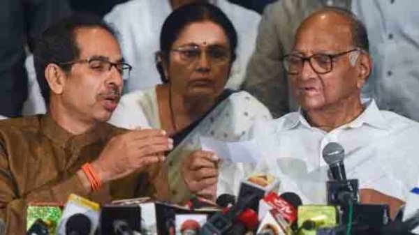 उद्धव ठाकरे ने बढ़ाया अपने विधायकों का हौसला, कहा- सरकार हम ही बनाएंगे